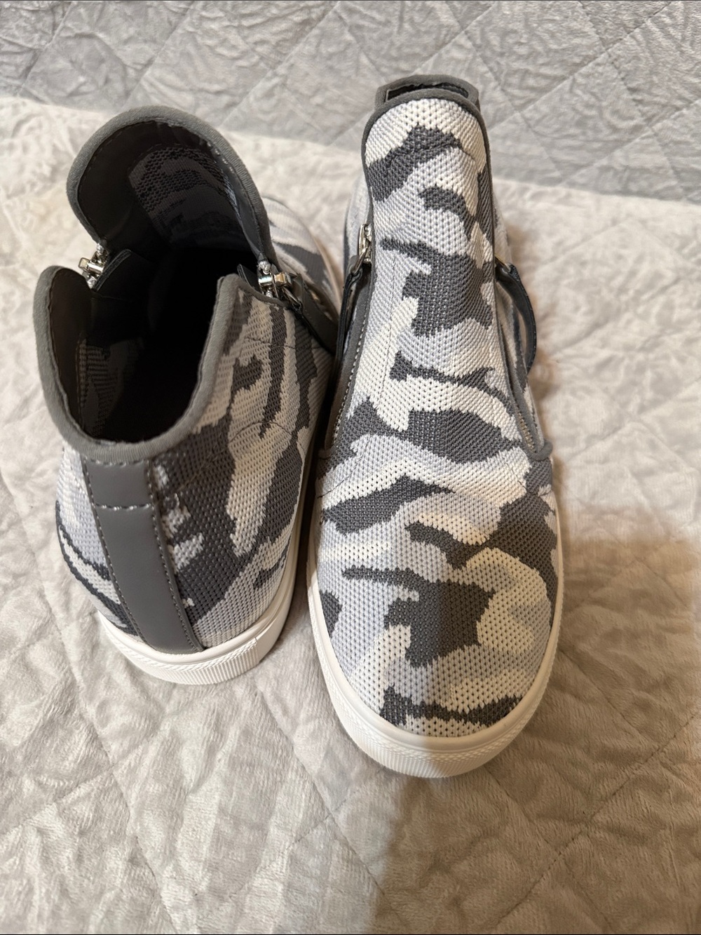 Steve Madden Caliber Wedge Sneaker Gray Camo 7.5